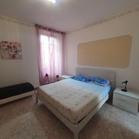 Henson Apartment Tortona
